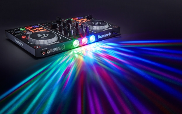 Controlador DJ 2 canales Numark. Mod. PARTY MIX-10408.jpg