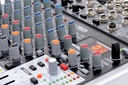 Mesa mezcla Behringer Xenyx. Mod. X1204 USB-5714.jpg