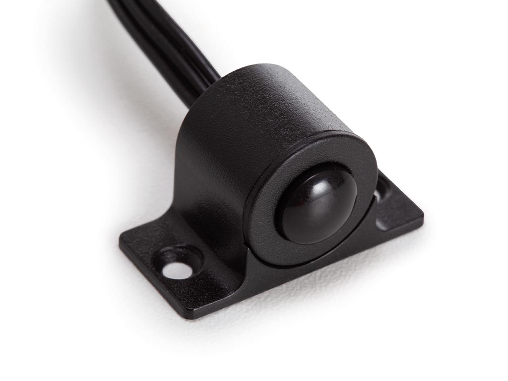 Sensor movimiento PIR 12V/24V empotrar superficie. Mod. LQS04