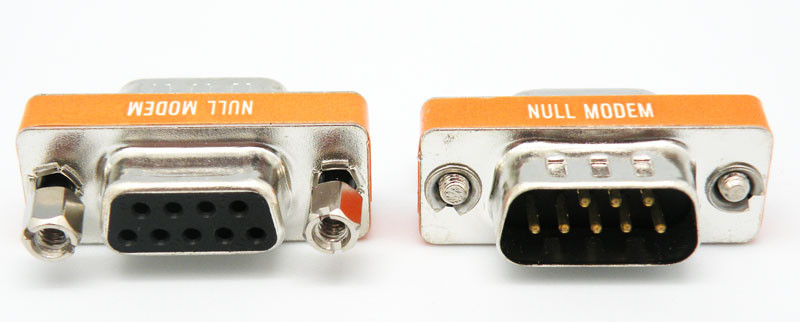 Adaptador NULL MODEM, DB9M - DB9H, METAL. Mod. 3091