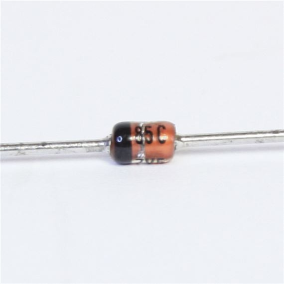 Diodo zener de 7.5V  0.5W  BZX797.5