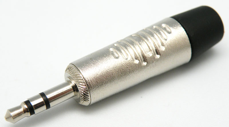 Conector Jack 3.5mm estéreo macho metálico goma negra. Mod. 4119N