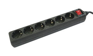 Base múltiple 6 tomas con interruptor luminoso 1.5 metros negro. Mod. TMUAD506SBK