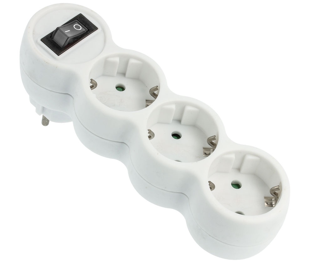 Adaptador 3 enchufes Schuko con interruptor 1E:3S. Mod. MEL050