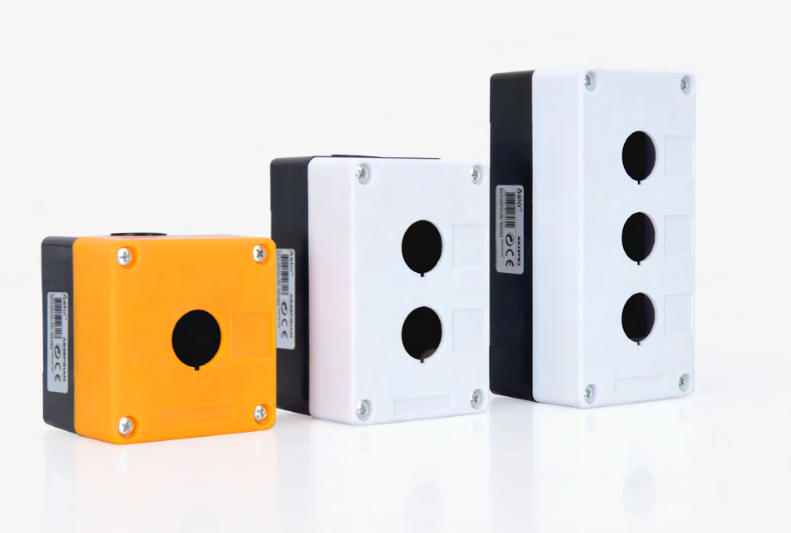 Caja superficie para botones y selectores 4 agujeros. Mod. AS3SPB4